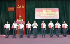 Lữ đoàn 955 thăng quân hàm cho 53 quân nhân, tri ân người có công dịp 30/4