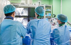 Thay van động mạch phổi qua da thành công cho bé gái 14 tuổi mắc tim bẩm sinh phức tạp, không phải mổ tim mở lần hai