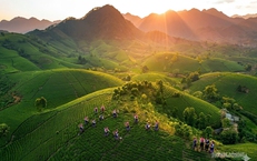 Về Long Cốc ngắm 'vịnh xanh' giữa đất Tổ