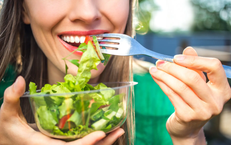 4 thói quen ăn uống đơn giản nhưng lại giúp bạn kiểm soát cân nặng