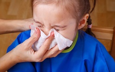 Cách trị sổ mũi, hắt hơi cho trẻ nhanh khỏi và an toàn tại nhà
