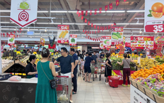 Trung tâm thương mại, siêu thị nhộn nhịp khách dịp nghỉ lễ 30/4-1/5
