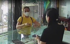 Công an truy tìm cặp đôi cướp vàng giữa ban ngày