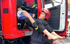 Xúc động cảnh sát dùng xe chữa cháy đưa nữ sinh lớp 11 đến bệnh viện cấp cứu trong 'giờ vàng'