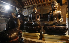 Chiêm ngưỡng bàn thờ Phật bằng đá 650 năm tuổi thời Trần ở Hà Nội