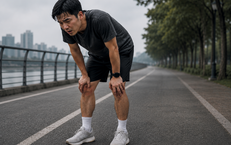 5 dấu hiệu cảnh báo người sau 50 tuổi đang đi bộ quá sức