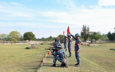 Kiểm tra bắn đạn thật trong 3 tư thế với chiến sĩ mới ở Vùng 4 Hải quân