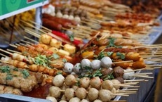 Những món ăn bán cổng trường phụ huynh cần lưu ý