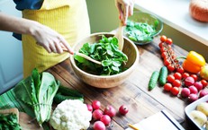 Thói quen xấu khiến bệnh trĩ ngày càng trẻ hóa