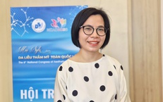 Tóc rụng nhiều do đâu? Bác sĩ cảnh báo về quảng cáo 'mọc tóc thần tốc'