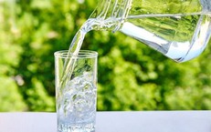 Cảnh giác mất nước, rối loạn điện giải mùa nắng nóng và cách phòng ngừa