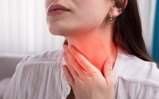 4 bí quyết giúp bạn nằm máy lạnh không bị đau họng