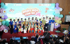 Mang Tết Thiếu nhi đủ đầy đến với những em nhỏ đang điều trị trong bệnh viện
