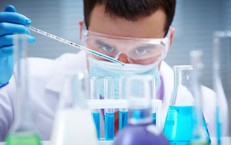 Chuyên gia lý giải tình trạng cha mẹ bình thường sinh con mắc bệnh di truyền bẩm sinh