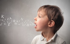 Trẻ nói ngọng khi nào thì cần đi khám?