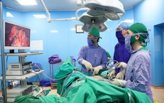 Thoát 'cửa tử' nhờ phẫu thuật nội soi cắt thực quản