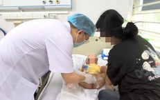 Bé trai 13 tháng phải cắt bỏ tinh hoàn từ dấu hiệu sưng bìu