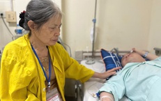 Người mẹ già kiệt quệ về kinh tế mong có 30 triệu đồng để cứu con