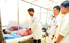 Người đàn ông suýt mất chân vì máy cắt rạ, làm gì để giữ cơ hội phục hồi chi thể?
