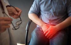 Tưởng viêm da suốt 2 năm, người đàn ông phát hiện ung thư hiếm gặp vùng kín