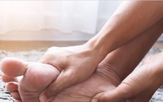 6 nguyên nhân gây phù chân ở người cao tuổi