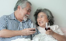 'Chuyện ấy' ở người cao tuổi: Sau tuổi 70 có còn hoạt động tình dục không?