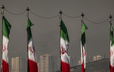 Mỹ và Iran nhất trí lộ trình hòa bình, báo hiệu việc mở lại eo biển Hormuz