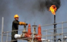 Giá dầu giảm mạnh xuống quanh mức 80 USD/thùng