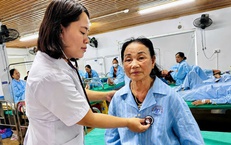 Ẩn họa từ những gói thuốc đông y gia truyền được quảng cáo ‘uống là khỏi’