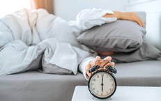 Có nên ngủ bù vào hai ngày cuối tuần?