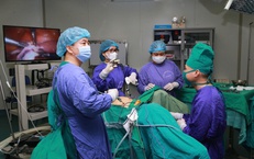 Từ ca bệnh cụ bà U80 đến người mẹ trẻ gen Z, chuyên gia cảnh báo: Ung thư cổ tử cung không loại trừ ai!