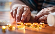 Bổ sung omega 3 cho người già cần lưu ý về liều lượng
