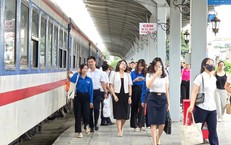 Vận hành đôi tàu chuyên dụng đưa đón y bác sĩ làm việc tại Bệnh viện Bạch Mai cơ sở 2