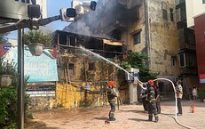 Cháy nhà trên phố Đội Cấn, người dân phối hợp dập cháy khẩn cấp