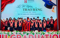 HIU trao bằng cho khóa Bác sĩ Y khoa đầu tiên