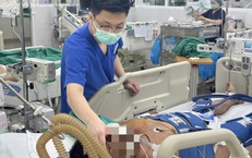10 phút ép tim liên tục cứu thợ hàn bị điện giật