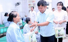Trao yêu thương đến bệnh nhân khó khăn đang điều trị tại các cơ sở y tế ở Nghệ An