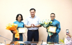 Bộ Y tế trao tặng Kỷ niệm chương 'Vì sức khoẻ nhân dân' cho 2 chuyên gia của CDC Hoa Kỳ tại Việt Nam
