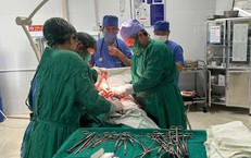 Cứu sống sản phụ choáng mất máu nặng do thai ngoài tử cung vỡ