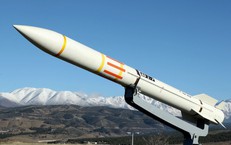 Iran lần đầu phóng tên lửa đạn đạo tấn công Israel giữa thỏa thuận ngừng bắn