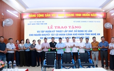 Trao 520 xe lăn, tiếp thêm cơ hội hòa nhập cho người khuyết tật Nghệ An