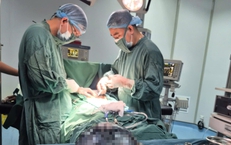 Bụng to dần nhưng không đi khám, người phụ nữ mang khối u buồng trứng 'khủng'