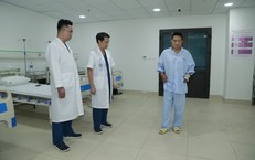 Sau 14 năm đau đớn vì di chứng tai nạn, người đàn ông đã tìm lại bước đi