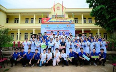 Lan tỏa yêu thương từ Mùa hè xanh 2026: Học viện Y - Dược học cổ truyền Việt Nam khám bệnh miễn phí cho hơn 700 lượt người dân