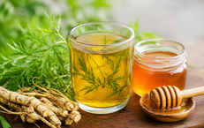 Tác dụng khi uống nước lá đinh lăng với mật ong