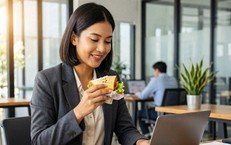 8 thói quen âm thầm hại sức khỏe, nhiều người mắc mà không biết