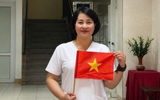 Giám đốc Sở Y tế Hà Nội khen thưởng nữ điều dưỡng cứu sống nam thanh niên ngừng tuần hoàn trong quán cà phê