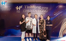 Họa sĩ khiếm thính Trần Nam Long và lời tri ân bằng nét cọ tại Bệnh viện Việt Pháp Hà Nội