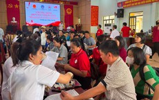 Hàng trăm người ở Khánh Hòa được khám, xét nghiệm miễn phí bệnh lý huyết học