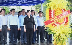 Bộ trưởng Đào Hồng Lan và đoàn công tác Bộ Y tế tri ân anh hùng, liệt sĩ, gia đình chính sách tại các tỉnh miền Trung